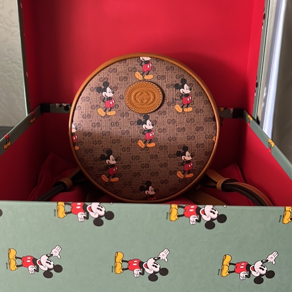 New Gucci x Disney Mickey Mouse GG small round backpack - Picture 3 of 3